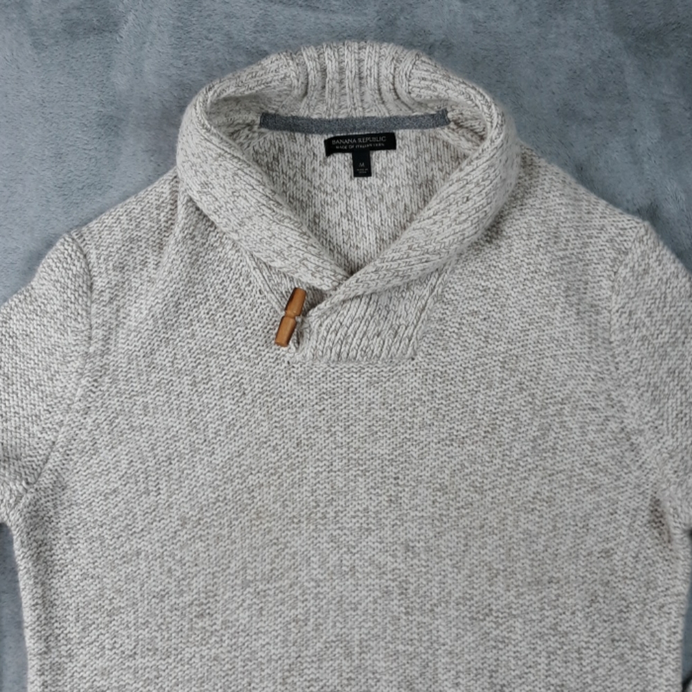 Banana Republic Italian Merino Wool Sweater - Picture 2 of 8